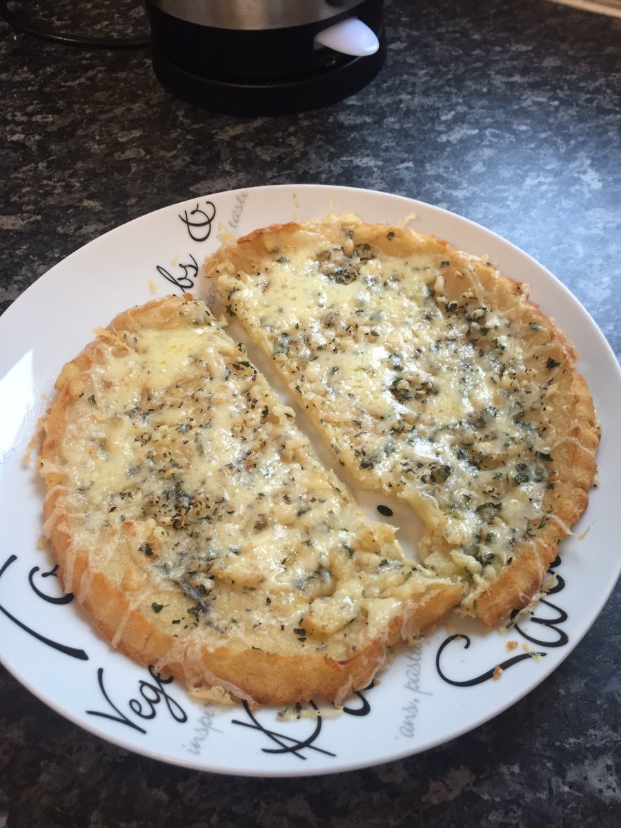 ParrySW's tweet image. Cheesey garlic bread!