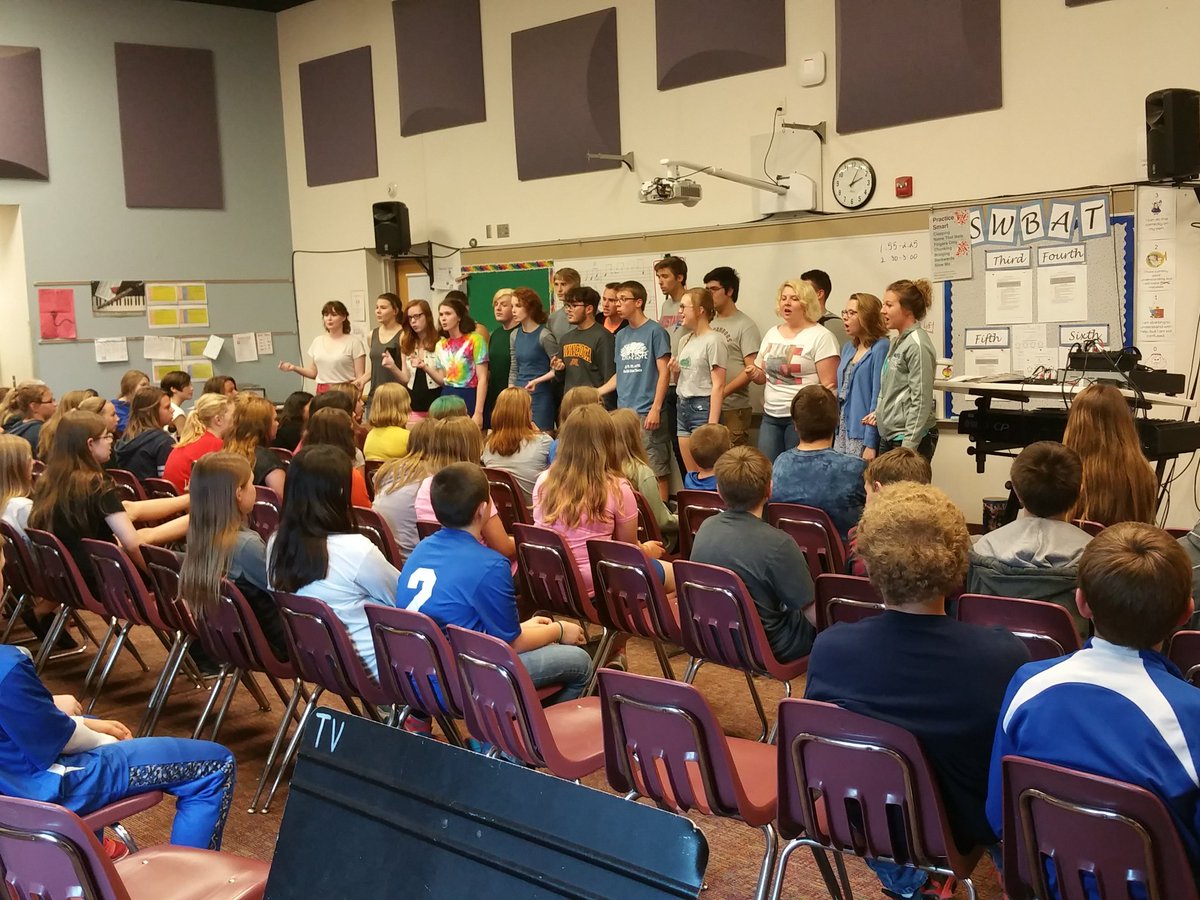 MoraChoirs's tweet photo. Chamber choir singing at Trailview! #moraschools https://t.co/YGgWqTez7o