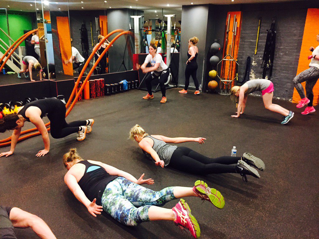 Rach_Flows's tweet photo. #TeamReach were absolute beasts in Primal Fuel @ReachFitnessGym #MovementUnleashed #AnimalFlow https://t.co/YKALWLngw8