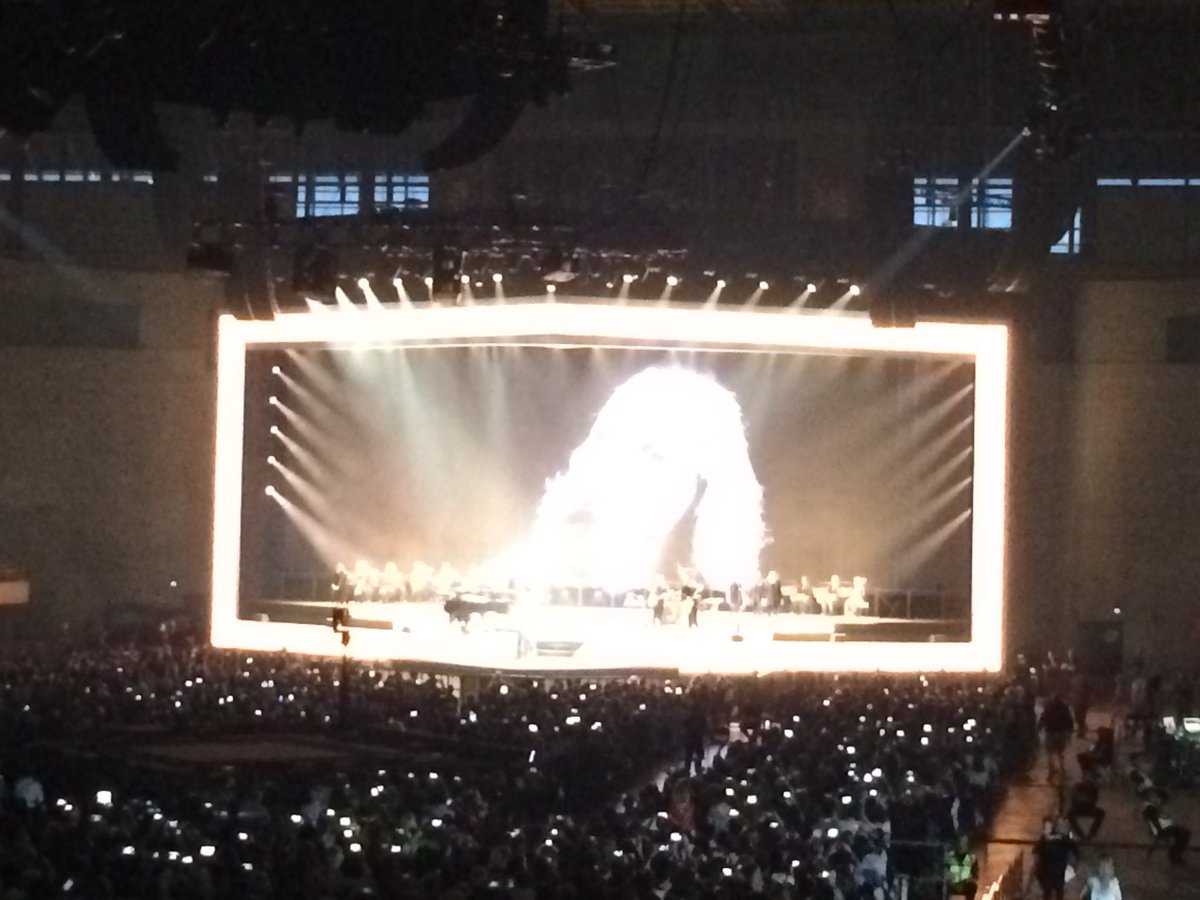 JosepAlemanyItu's tweet photo. Best quality sound ever in @Adele concert Simply amazing how somebody can sing this way! #AdeleLive2016 #AdeleBcn https://t.co/BMMFQkDuiP