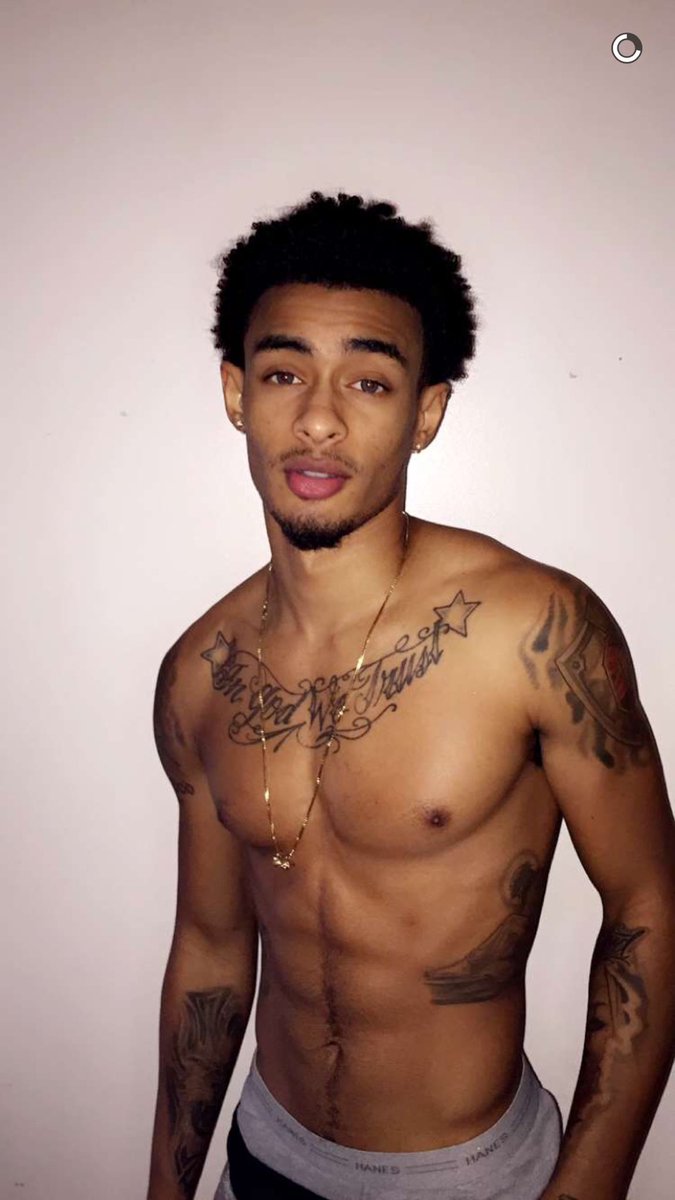 sexy-lightskin-boys-body