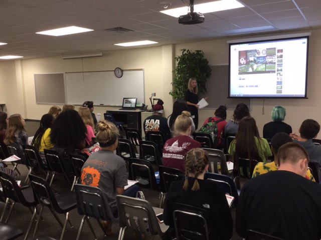 kkent_CHS's tweet photo. Fun day with the University of Oklahoma (OU) rep!  @ClarkHSCougars https://t.co/ZZUTEMPH7G