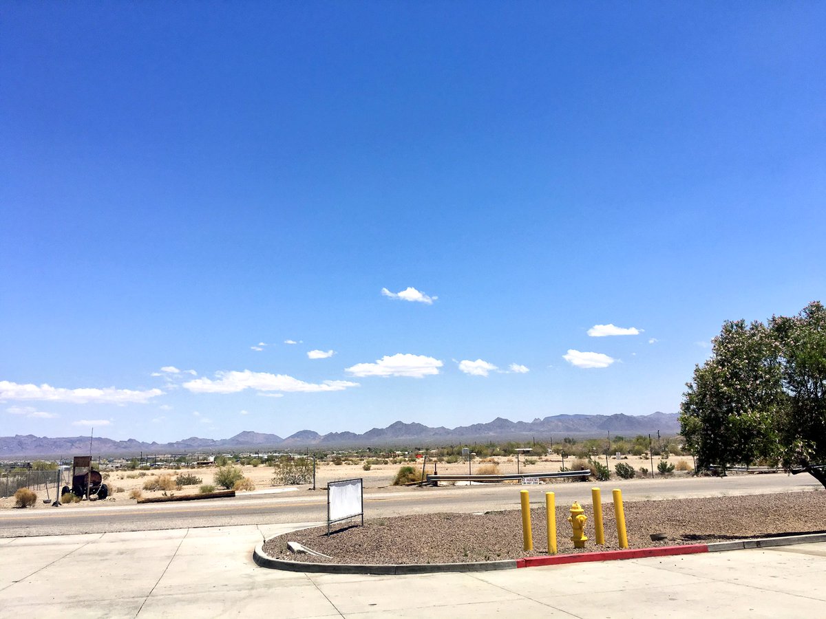 dannybavaro's tweet photo. It's 84Β° and slightly breezy in #Quartzsite, Arizona. Is #Quartzsite trending on Twitter yet? #abc15 #abcwx https://t.co/xIHa0V1A1D