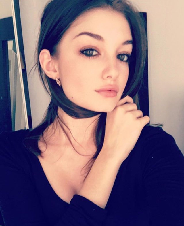 stfujuliette's tweet photo. I always take pictures in weird angles. https://t.co/jJzGqRBS3E