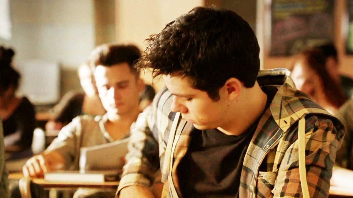 stydiasquad's tweet photo. Lydia fooling around with Stiles while in class. This so awkwardly funny! HAHAHA Credits: https://t.co/ehrUVkeVel https://t.co/iw0FLF137U