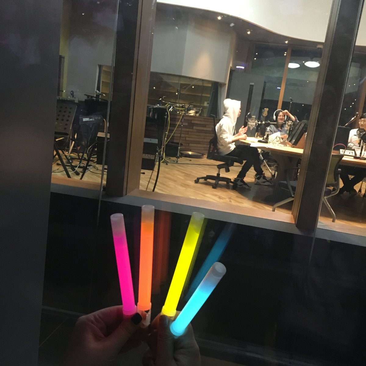 8주년기념으로 준비한 사소한 이벤트♡
추카해쫑디💛💚💙 오래오래함께해요 ㅎ0ㅎ/♡
#샤이니_8년동안_빛나줘서_고마워 
#샤이니8주년