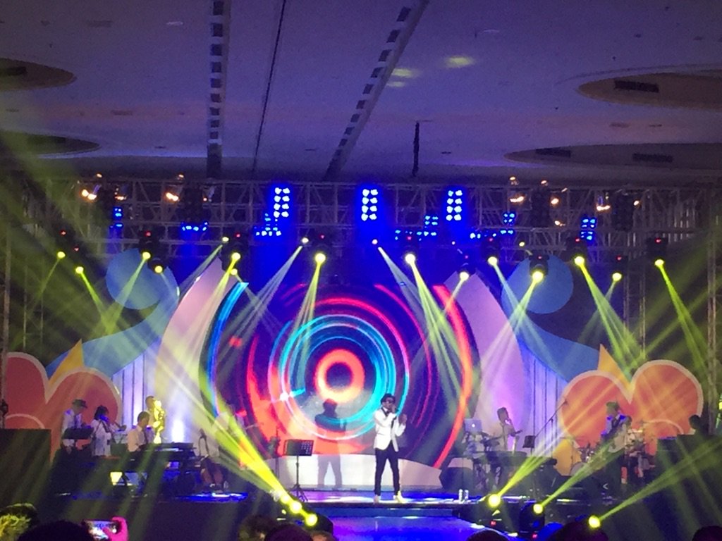 windaoneng's tweet photo. Trio Lestari Concert with @bankbjb Thank you @hardrockfmbdg https://t.co/OifxvEf9nn