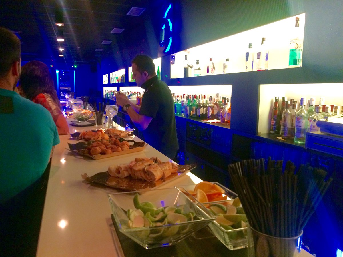 EventPamplona's tweet photo. Celebra tus fiestas en nuestro local. Catering, bebidas, buena música. Somos especialistas en eventos! 674 74 79 70 https://t.co/GjtzfkRXsN