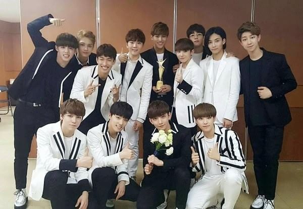 bcngtanscandy's tweet photo. HAPPY ANNIVERSARY SEVENTEENNNN!!
🎉🎉🎉🎉
#1YearWithSEVENTEEN
#5울26일_짠하고_나타난_세븐틴 https://t.co/xD4Nl9Xlkr