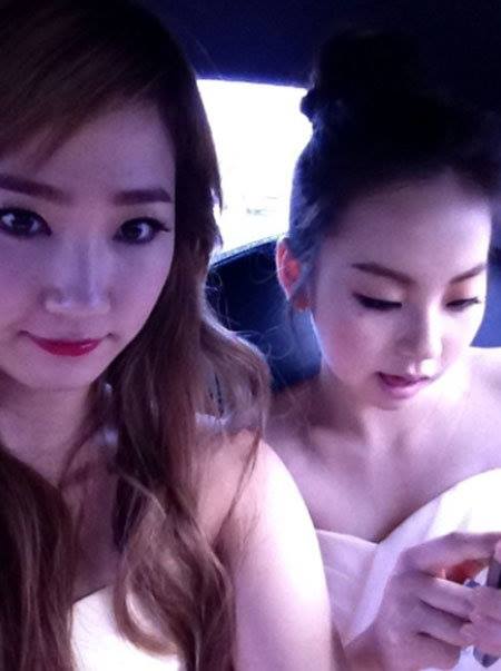 uyenoiii's tweet photo. @WGyenny @WGsohee U.S time.. ♥ #happyYENNYday
#selfie
#WhereverTogether https://t.co/ozh53phvQZ
