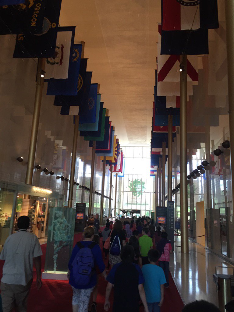 StringsTeacher's tweet photo. Abingdon 4 th grade at NSO @AbingdonGIFT https://t.co/YaSN5k3J6P