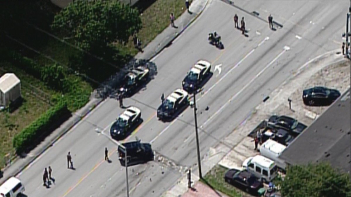 Miami Gardens intersection closed for large police presence bit.ly/1WTpE9k?utm_me… https://t.co/VTx019ghgZ