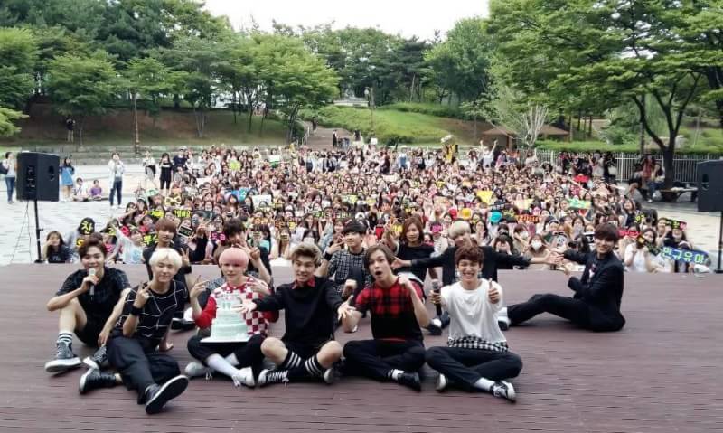 bcngtanscandy's tweet photo. HAPPY ANNIVERSARY SEVENTEENNNN!!
🎉🎉🎉🎉
#1YearWithSEVENTEEN
#5울26일_짠하고_나타난_세븐틴 https://t.co/xD4Nl9Xlkr