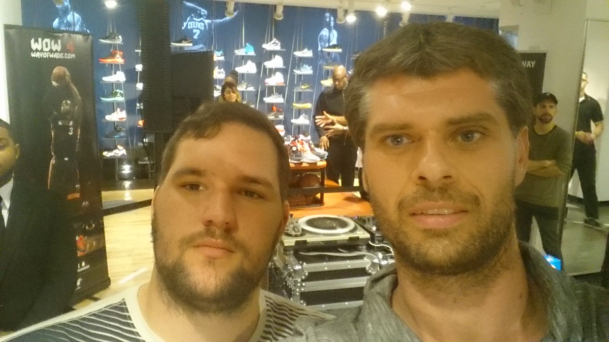 javi_cabello's tweet photo. Beijing X Shangai Event #WOWNBASTORE https://t.co/sERgTFxA04