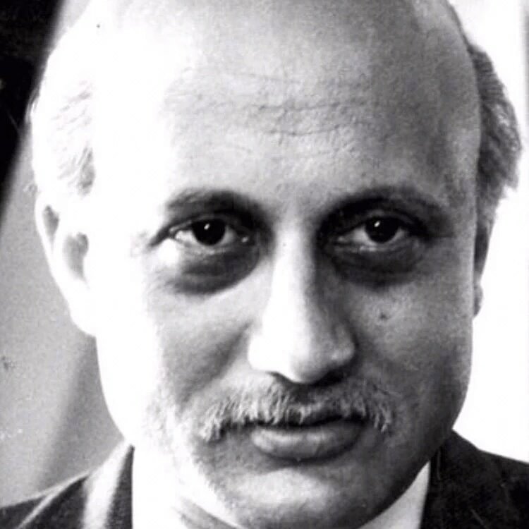 ap_mum's tweet photo. Our Superstar @AnupamPkher Completes #32Years in Cinema and 499 movies 2day.
Luv&amp;Appreciation :)
#32YearsOfSaaransh https://t.co/UuceIN6WMR