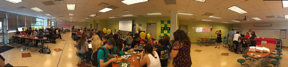 HumbleISD_SECHS's tweet photo. #SrBreakfast @HumbleISD_QECHS @HumbleISD Awesome young people graduating tomorrow #thequestdifference https://t.co/YN5NzJRBVj