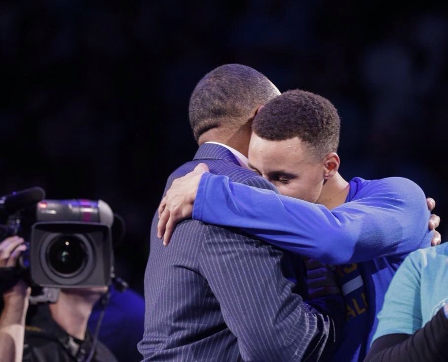 blownopps's tweet photo. 🏀🏀 Steph Curry's reaction to the physical abuse of #Westbrook during last nights loss #StephenCurry @BlownOpps 💥🙀🔫 https://t.co/2gC0o0E2nJ