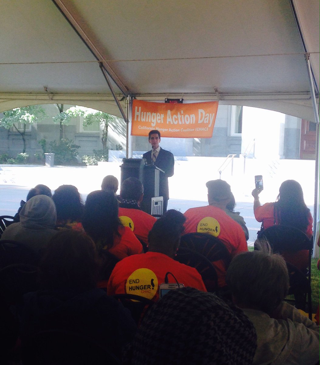 .@MarkLeno telling us to 'Stay strong and stay committed!' to ending hunger in CA! #hungeractionday