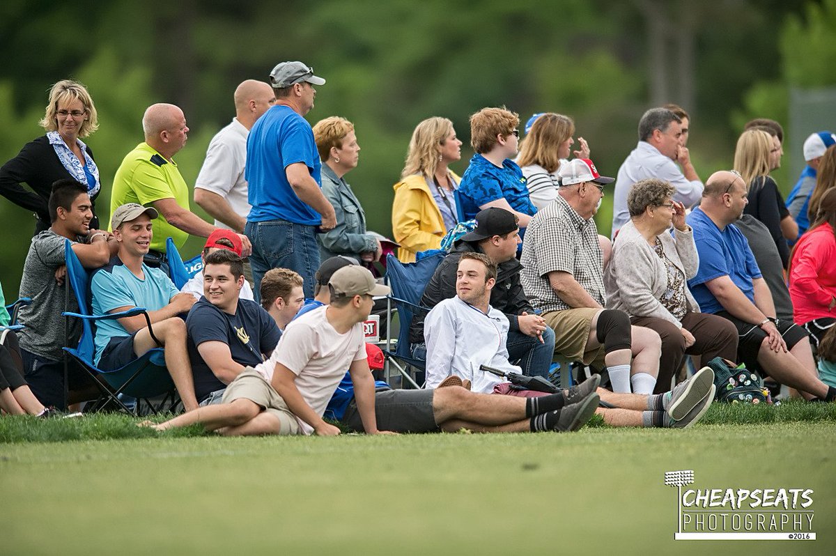 CheapSeatsPhoto's tweet photo. Lot's of @NORTHWEST_LIONS #CelebSightings yesterday at the @LionsSoccer #SectionalGame @NorthwestRISD https://t.co/P061Lfh24M