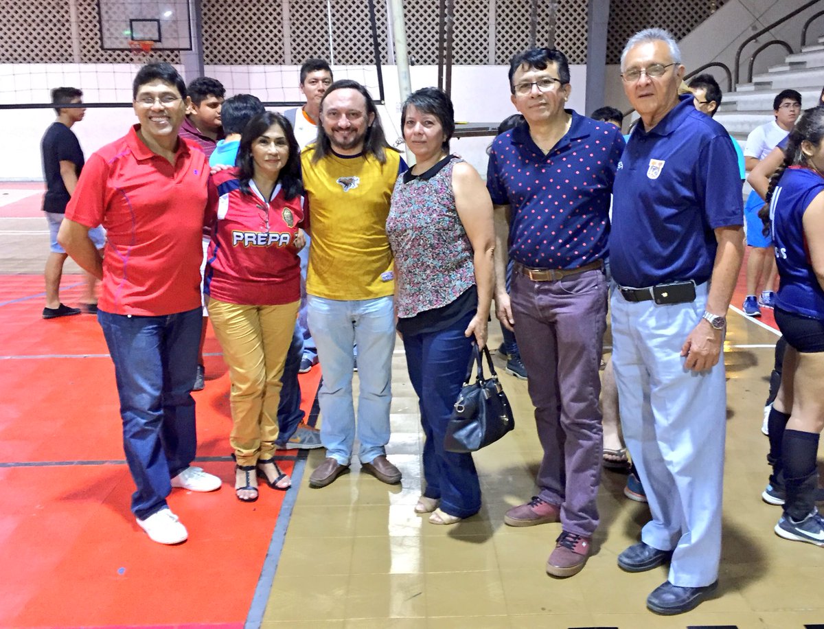 UADYvoleibol's tweet photo. Agradecemos a todas las autoridades que nos acompañaron apoyando en esta #GranFinal #InterUADYVoleibol @Universo_Dep https://t.co/bEk72pzoz0