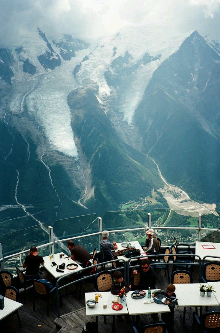 Foodinea's tweet photo. Foodie Dream Swis Fondue &amp; Switzerland
@ks_accelerator thank you guys!! 
#Foodie #Travel #FoodBlog https://t.co/WLenBxfqnU