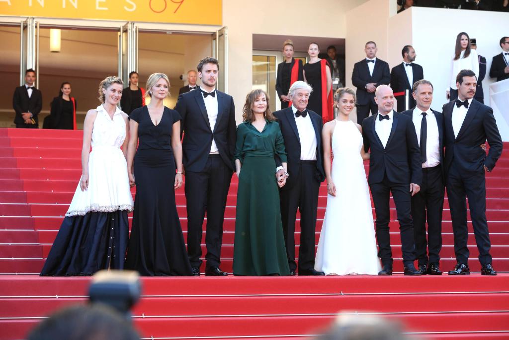 CanalplusCinema's tweet photo. En salles: #ELLE film sensation de #Cannes2016 par le réal de #BasicInstinc : #PaulVerhoeven https://t.co/9OmIG0NfEP https://t.co/FlTbgNQKot