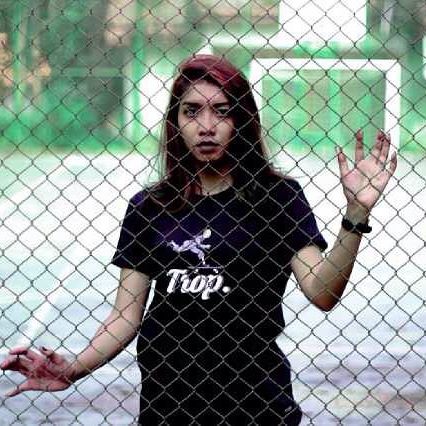 Trop " tin "
Tees black 30's
Available size : S.M.L.XL

Sms/wa : 0818 0453 3013
Line Id : trop.soc