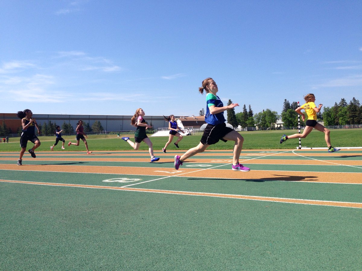 EPSBNews's tweet photo. RT @EliteInjuryMgmt: 100m Jr girls enjoying the tail wind #EPSB #jrhightrack #AT4All #yegsportsafety https://t.co/hMk7KLN9G7