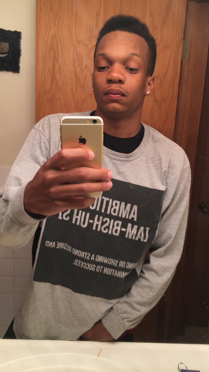 ClutchAmI's tweet photo. Booling 💯💪🏿⛽️ https://t.co/ILrLv00URL