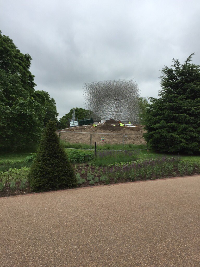 jamesm_bdp's tweet photo. #TheHive @kewgardens looking good! #Landscape starting to take shape. @bdp_com @WButtress https://t.co/cG5ppf1vBi