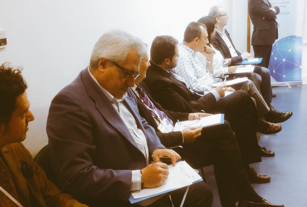 Referencia_2's tweet photo. Cómo nos gusta hacer #networking en @CAPITALRADIOB https://t.co/wezTWLd4lY
