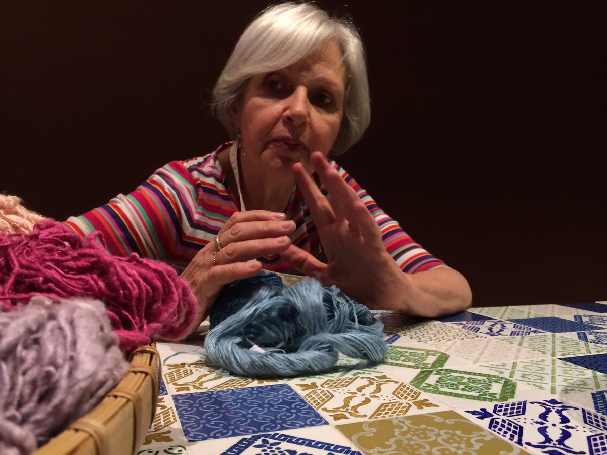 luciaiaiao's tweet photo. La signora Cristina sa i nomi e le origini di tutti i colori e ne conosce la storia #thinkyourwater #britafun #brita https://t.co/rE1JqdaTNC