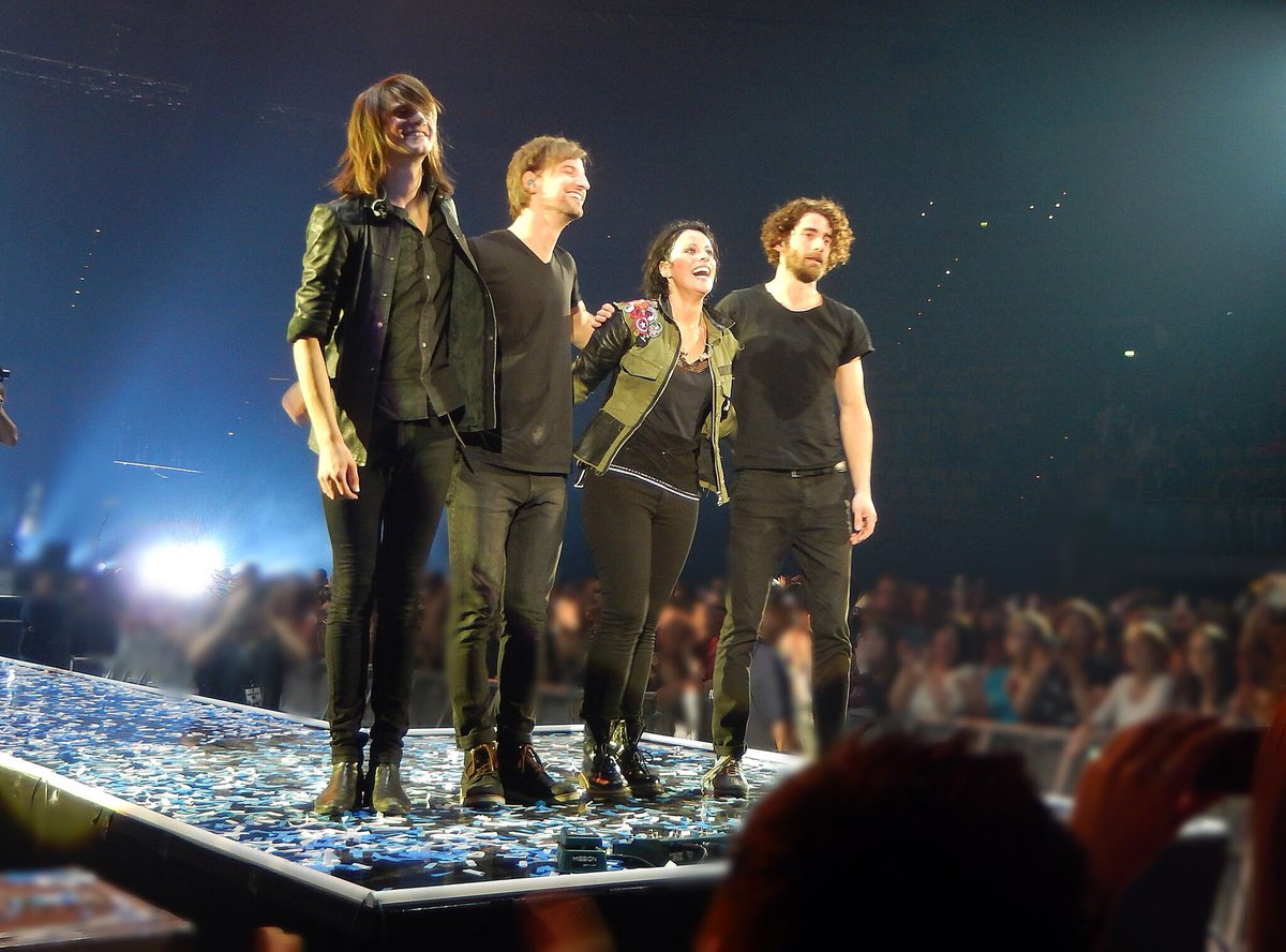 Support_SIMO's tweet image. ZÜRICH 🇨🇭!!!

Allne wo hüt zobe debii sind, ganz viel Spaß..!:)
Gniessets, es wird en geniali Show😎😃🎉