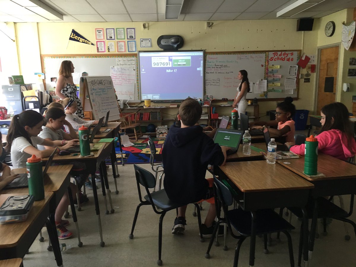 BergeronR14's tweet photo. APUSH students from NHS teaching MES Fifth Grade about American Revolution! #ctreg14 #greatlearningexperiences https://t.co/SVFWkZGrSL