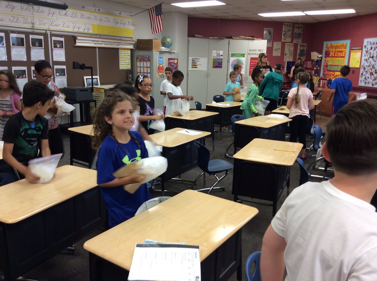jdekker6's tweet photo. 3rd graders end the year making ice cream. #yum https://t.co/jdGU0UFVbN
