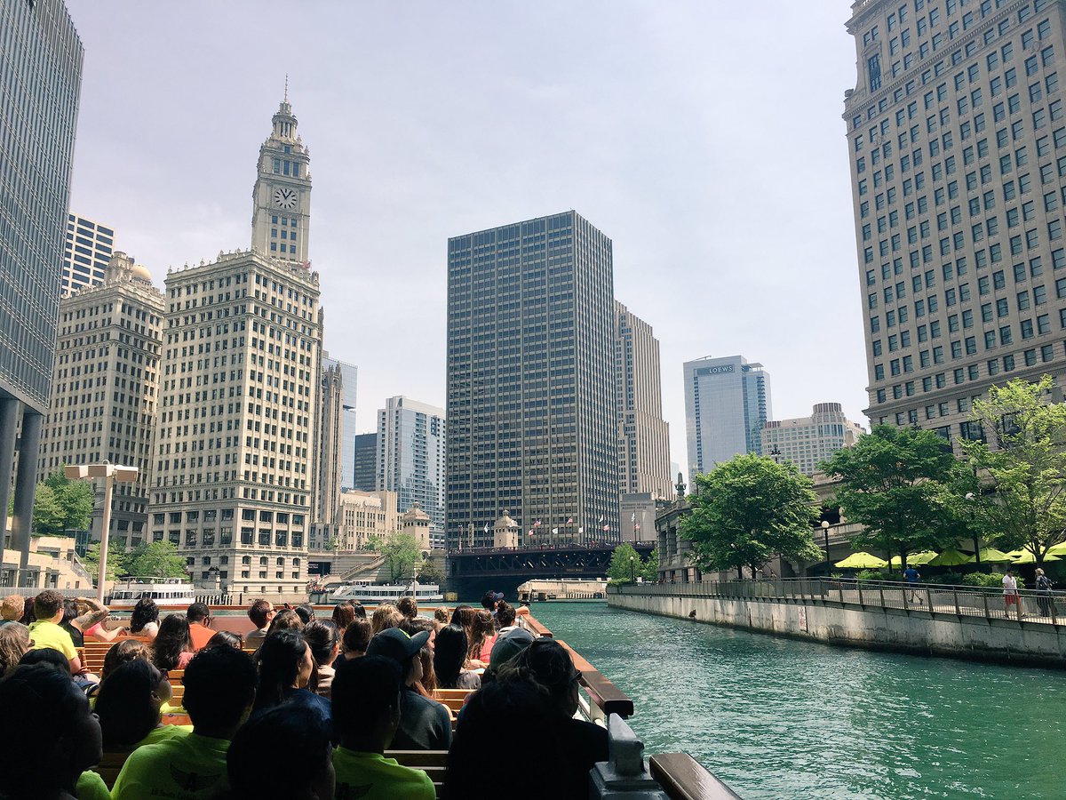 allsaintsnaper's tweet photo. Chicago: Our Classroom without Walls #Class2016 #BuellerDay https://t.co/ZM0Qhkz0pw
