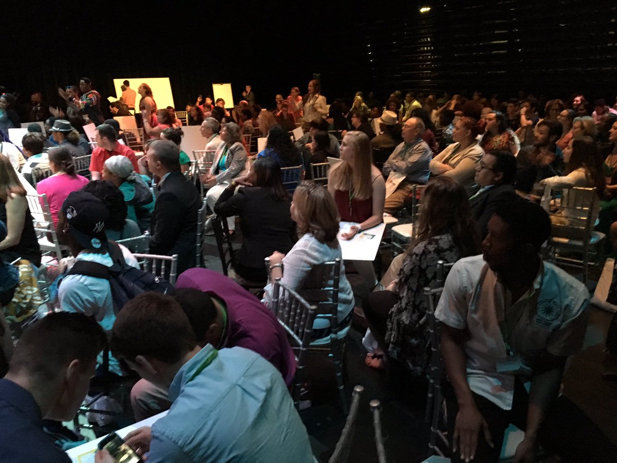 World Cafe at the Grad Nation Youth Summit! Hundreds are part of this discussion. #GradNation #attimpact