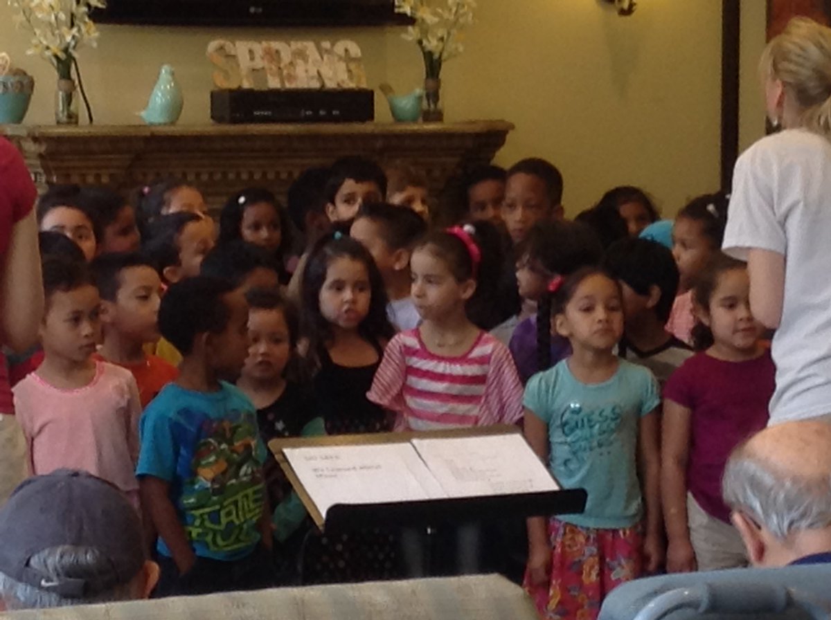 RandolphStars's tweet photo. K class delights Brookdale residents with music &amp; cheer! @randolphvocal @musicrandolph #RanIBStars #CommunityService https://t.co/LEOFPcFGju
