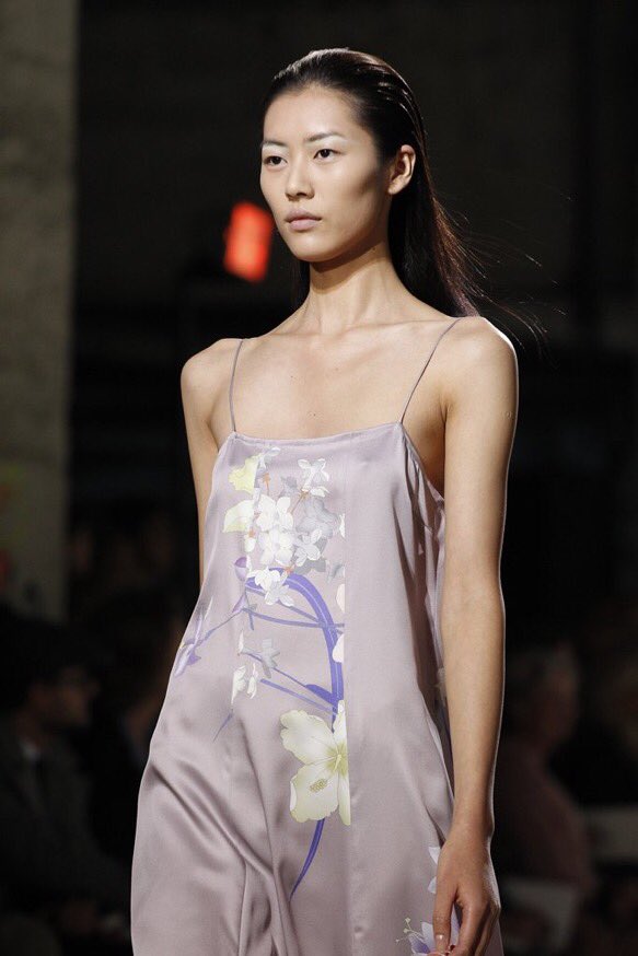 theglitter's tweet photo. Liu Wen at dries van noten ss11 https://t.co/tOTH3TAmIR