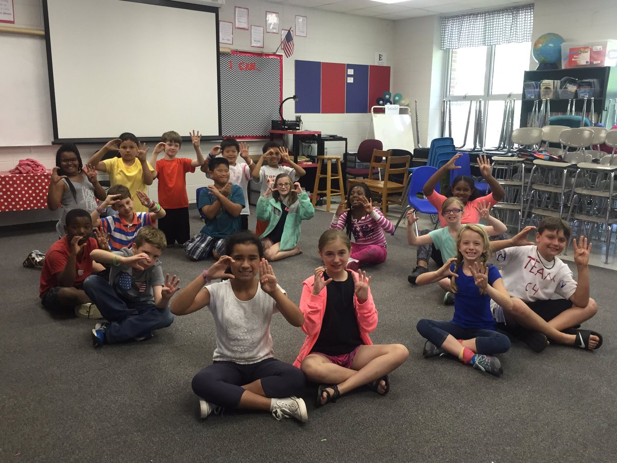 HKmissc's tweet photo. Last C4 circle of the year 😫😢 #family #hwdc4 https://t.co/RbrHugPalJ