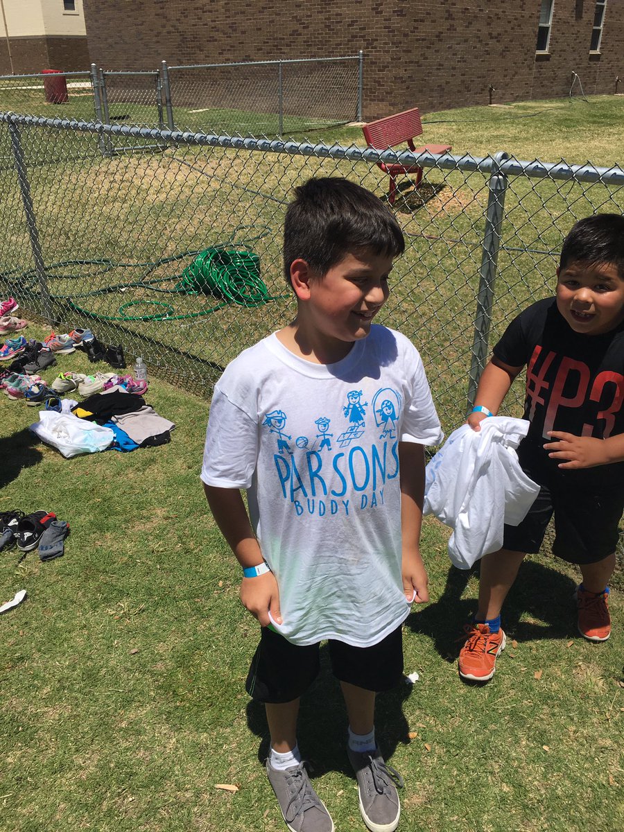 tinydominguez's tweet photo. At #ParsonElementary for #buddyday I was in charge of 3 games and sweated about 6 gallons. #tiooftheyear https://t.co/uz7k4oQF0K