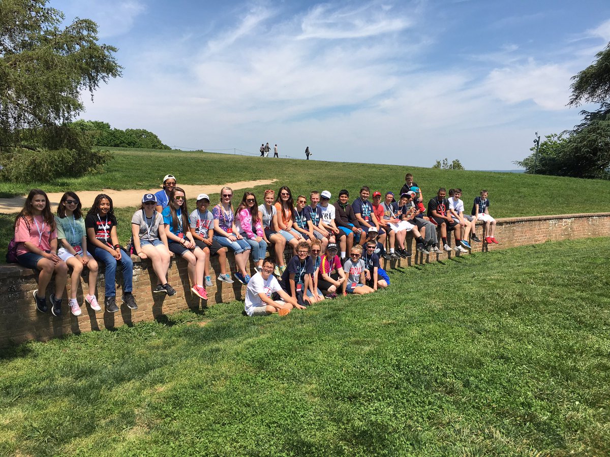 PrincipalPopp's tweet photo. Just sitting on the "Ha Ha Hill" #SSFCDC2016 https://t.co/vXAadebpU6