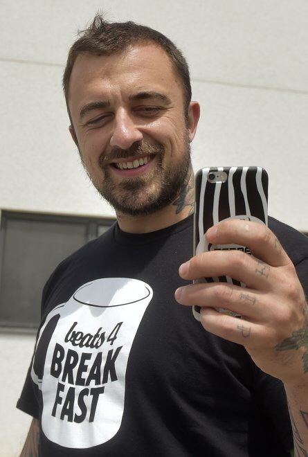 Cosa sta facendo <a href="/rubio_chef/">Rubio 🔻</a> col telefono del nostro media manager <a href="/LeoMussini/">Leo Mussini</a>? Nei prossimi giorni ve lo sveleremo!