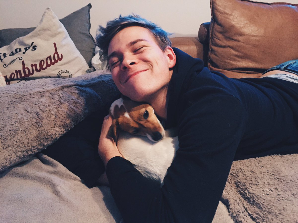 Joeys_Jungle's tweet photo. Wiedervereint mit Miniwurst 💛 https://t.co/Z60bIlBzBG
