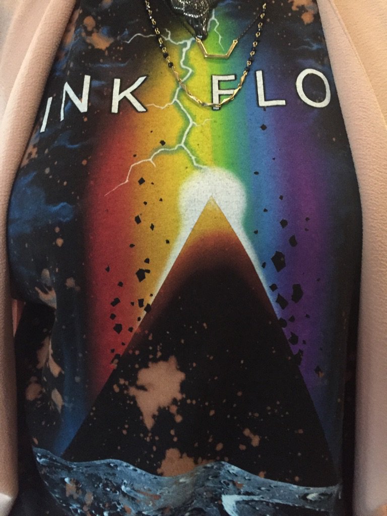 BradPaisley's tweet photo. Gonna start a band called INK FLO. Everyone in a PINK FLOYD tshirt under a jacket is already doing the advertising https://t.co/O6fvMkGcMK