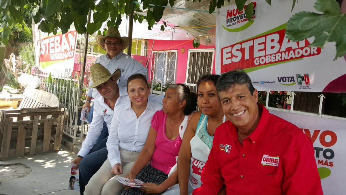 gdeloya's tweet photo. El #12Distrito sabe que puede confiar en @sergio_uribe_ y @EVillegasV por #UnNuevoProyecto para #Durango https://t.co/SkSyz5CLCP