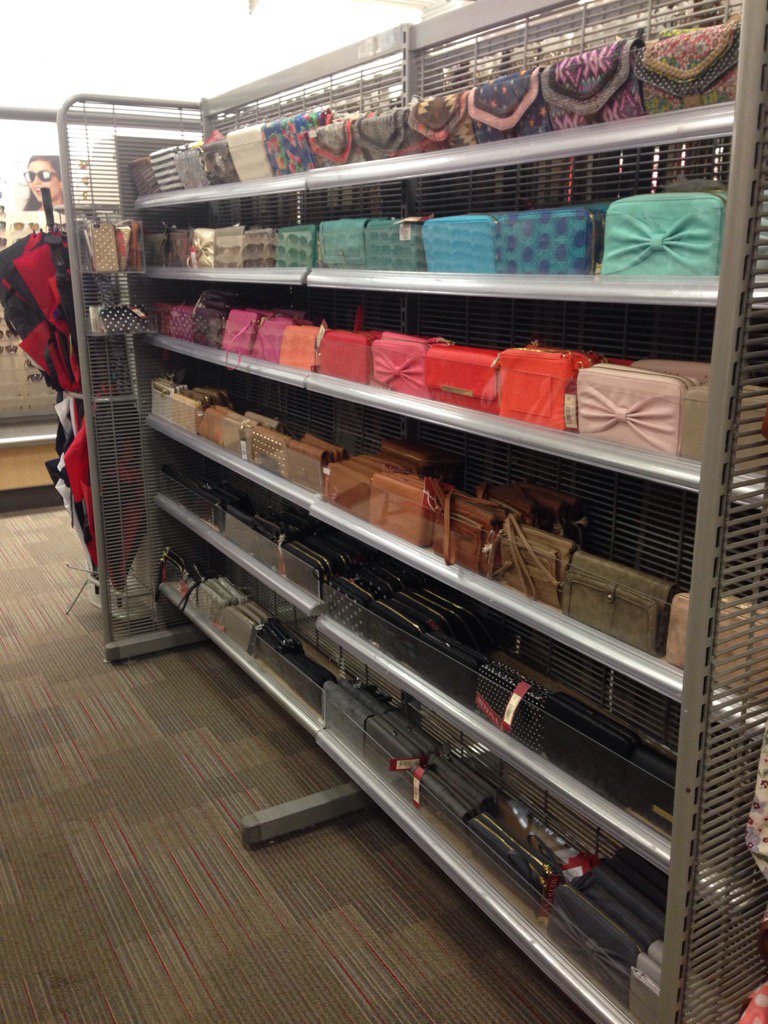 katiebaert's tweet image. Wallets are on point at T0278! @lisalabellegstl @TargetMattJack @buntonc @ChrisAtomKing