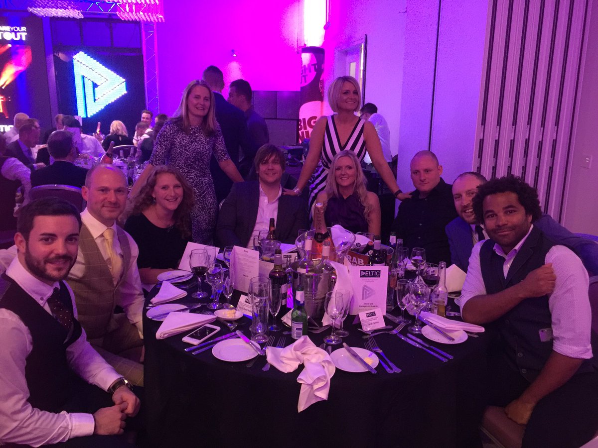 RekomUk's tweet image. Best table ! #table14