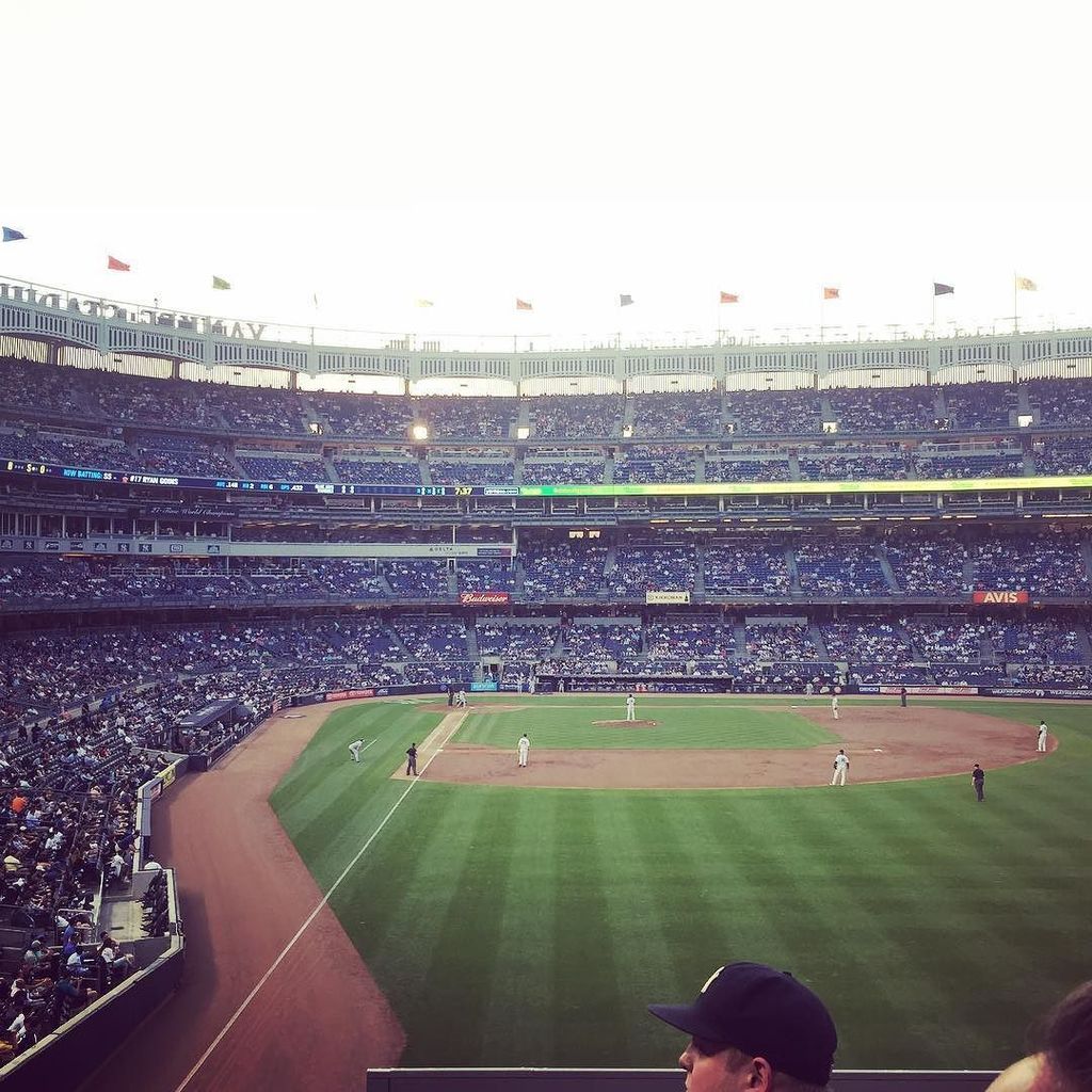 Le_veque's tweet photo. Enjoying my summer #yankees https://t.co/JINlT3NdU2 https://t.co/ibNQWLmxnx