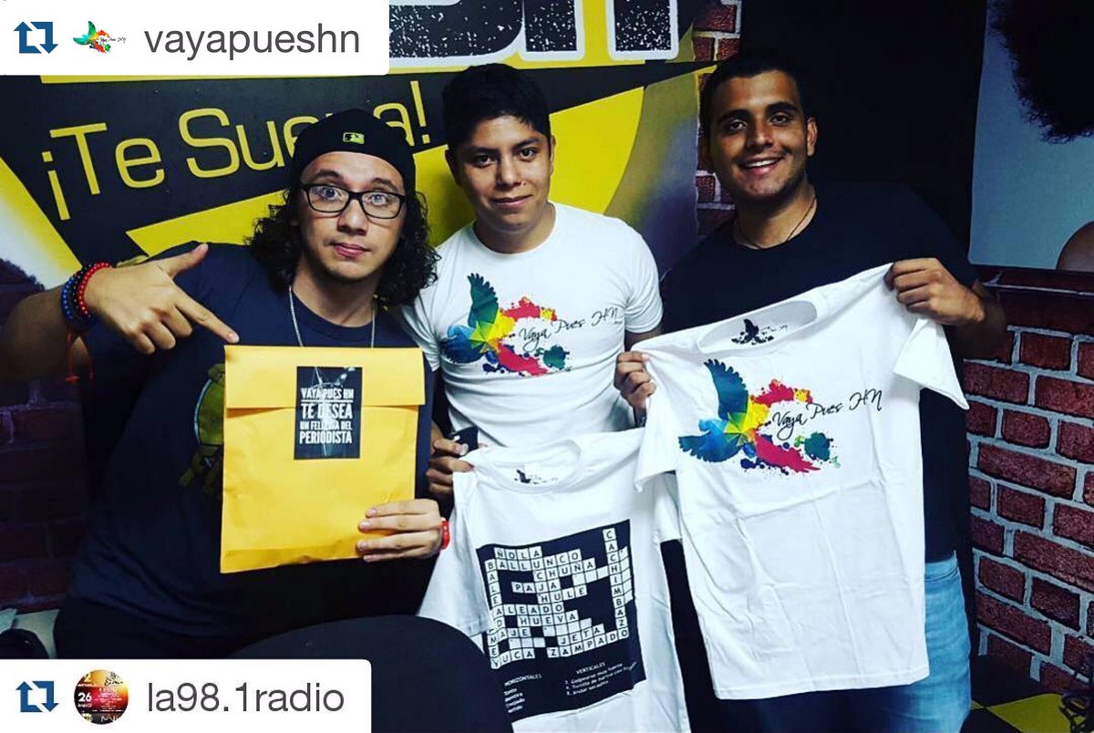 VayaPuesHN's tweet photo. Gracias a nuestros amigos de @VayaPuesHn por la visista y el regalo a @gazuhn de #ElShowzero https://t.co/LRgl2zRS8P